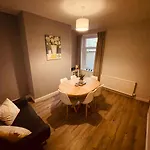 Delightful 3 Bedroom In *