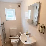 Dom wakacyjny Delightful 3 Bedroom In *